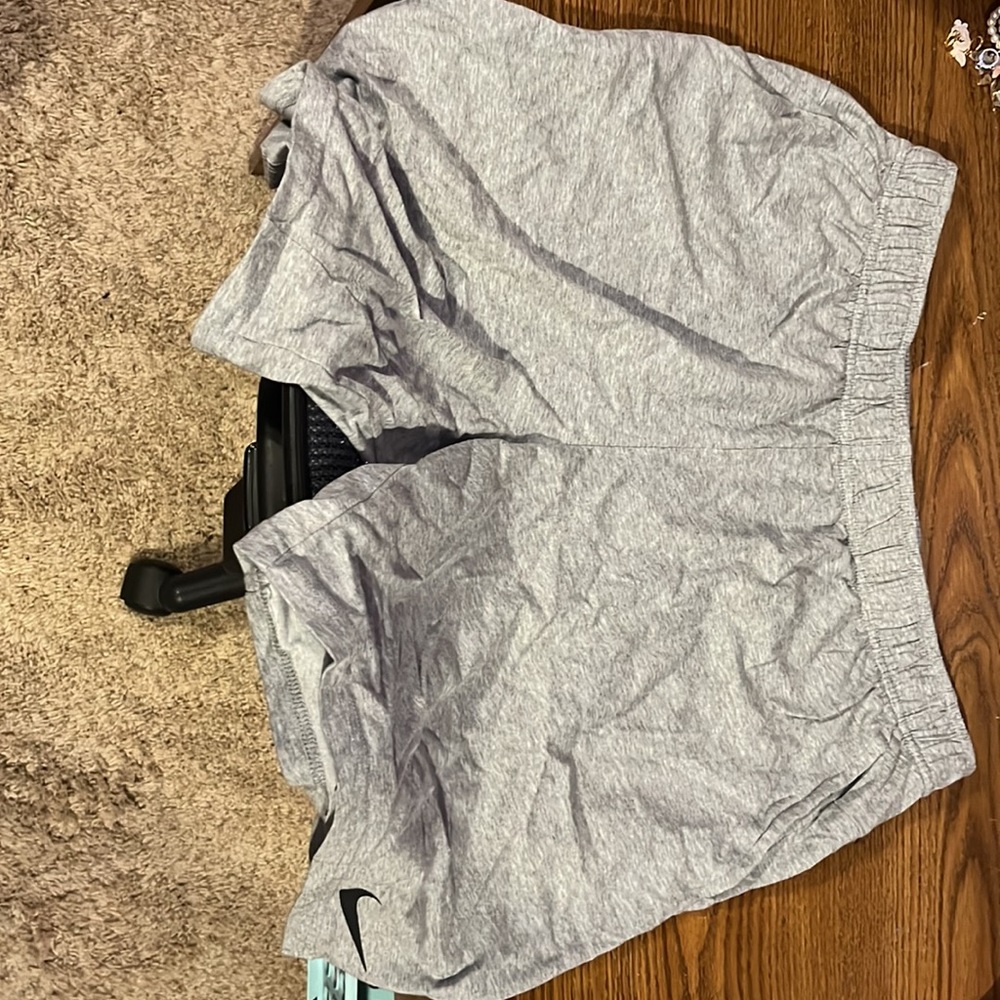 Nike shorts - Picture 2 of 2
